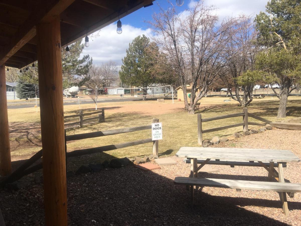 Rainbows End Fishing Resort Pinetop-Lakeside Exterior photo